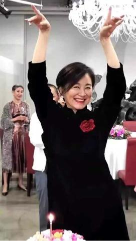 林青霞厨师爆料视频播放,厨房里的明星生活与美食故事 第3张 林青霞厨师爆料视频播放,厨房里的明星生活与美食故事 第3张